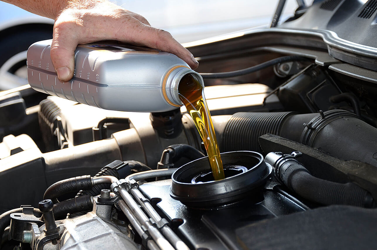 Cambio dell&rsquo;olio del motore dell&rsquo;auto: quando farlo?