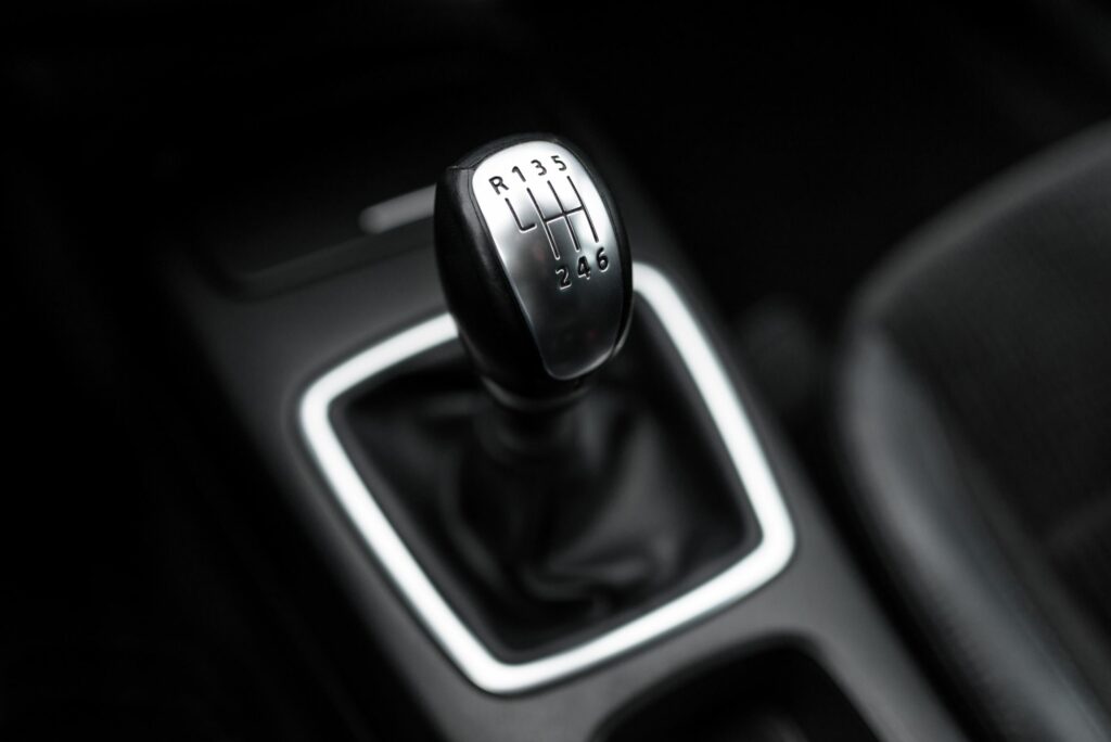 Cosa fare quando il cambio dell’auto è duro