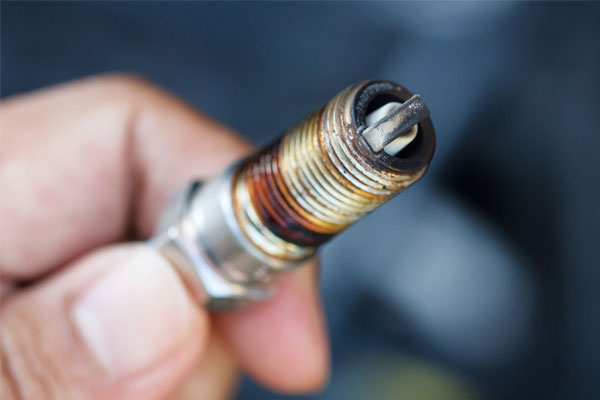 Cambio candele auto: Quando e perché