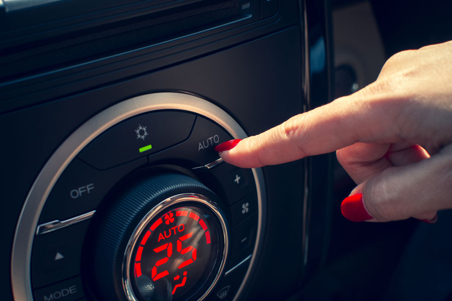 Il climatizzatore auto non funziona? Come capire quando è scarico e cosa fare